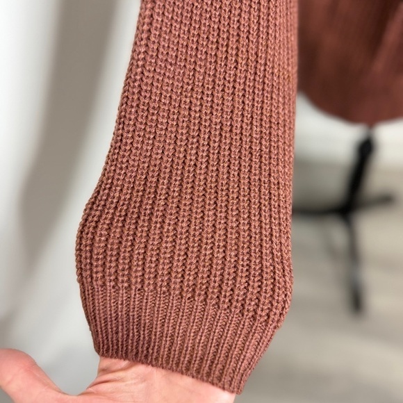 Miracle Brown V-Neck Knit Women’s Sweater (M/L) - Picture 5 of 7